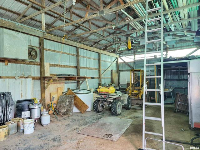 232 PALM Lane, Flora, IL 62839