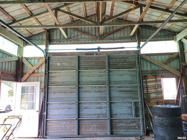 232 PALM Lane, Flora, IL 62839