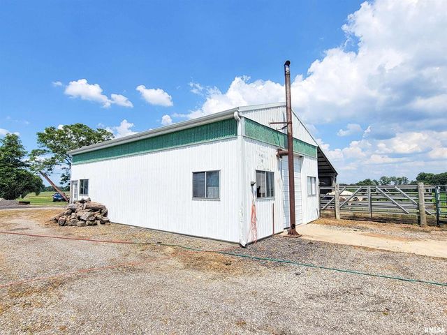 232 PALM Lane, Flora, IL 62839