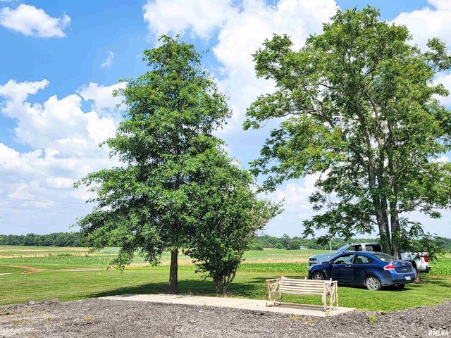 232 PALM Lane, Flora, IL 62839