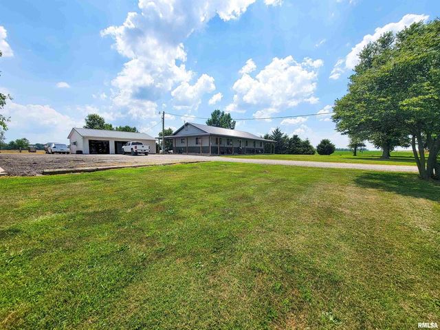 232 PALM Lane, Flora, IL 62839