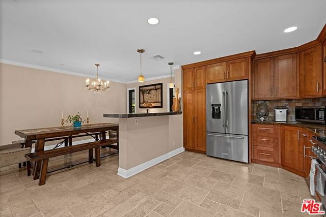 3645 Longview Valley Road, Sherman Oaks, CA 91423