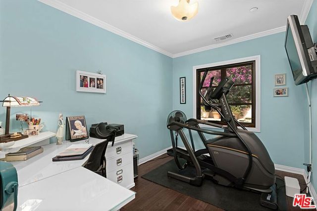 3645 Longview Valley Road, Sherman Oaks, CA 91423