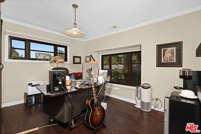 3645 Longview Valley Road, Sherman Oaks, CA 91423