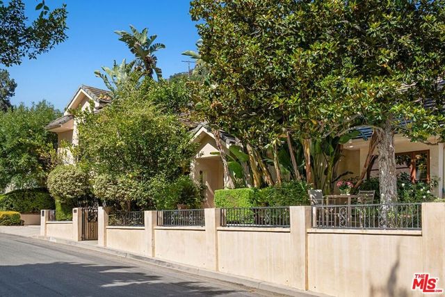 3645 Longview Valley Road, Sherman Oaks, CA 91423