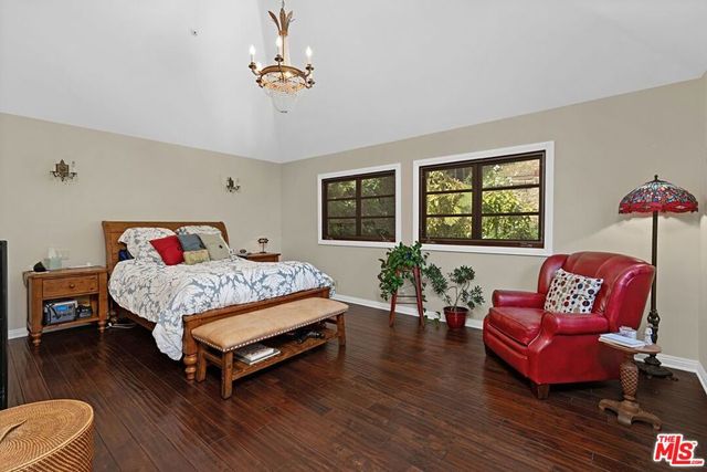 3645 Longview Valley Road, Sherman Oaks, CA 91423