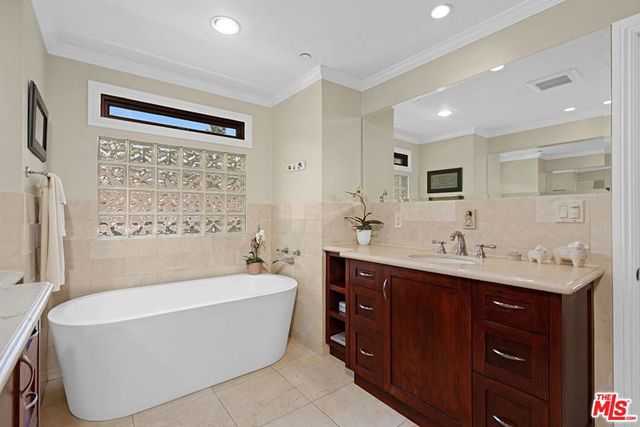 3645 Longview Valley Road, Sherman Oaks, CA 91423