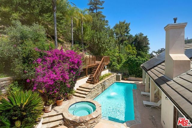 3645 Longview Valley Road, Sherman Oaks, CA 91423