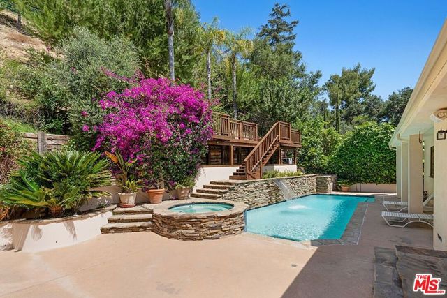 3645 Longview Valley Road, Sherman Oaks, CA 91423