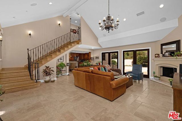 3645 Longview Valley Road, Sherman Oaks, CA 91423