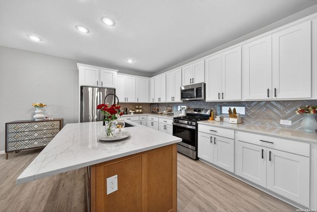 2639 barkey, San Antonio, TX 78245