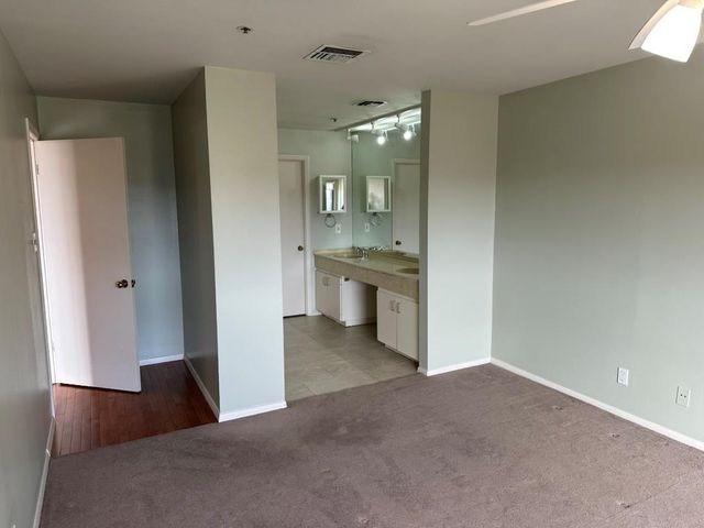 40 N Interstate 35 S 8C4, Austin, TX 78701