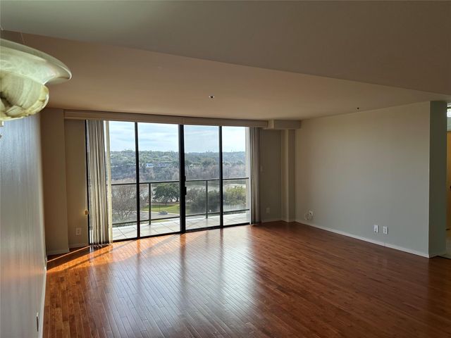 40 N Interstate 35 S 8C4, Austin, TX 78701