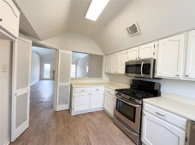 1606 Blue Heather Lane, Fresno, TX 77545