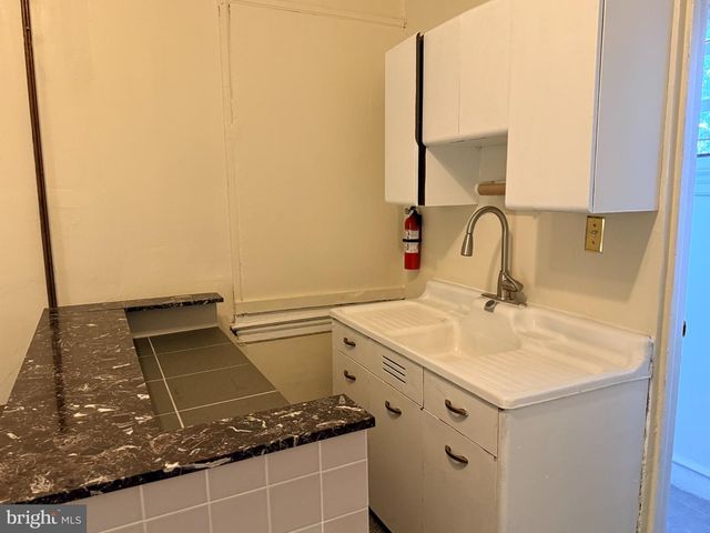 10 E GLENSIDE AVE, Glenside, PA 19038