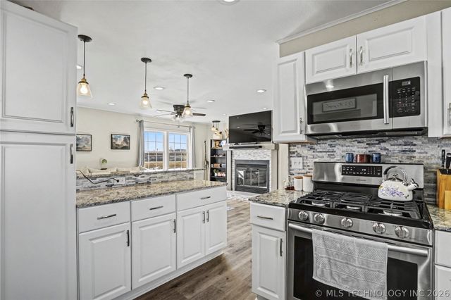 1107 W 4th Street, Sand Springs, OK 74063