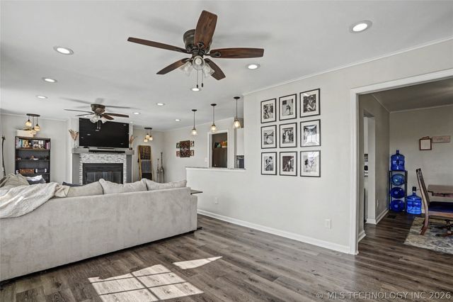 1107 W 4th Street, Sand Springs, OK 74063