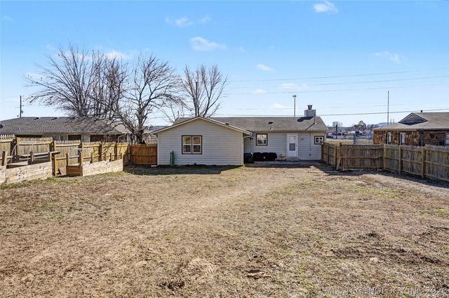 1107 W 4th Street, Sand Springs, OK 74063