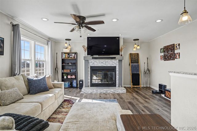 1107 W 4th Street, Sand Springs, OK 74063