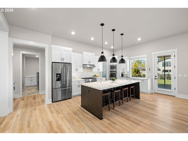 6043 Se JURA St, Hillsboro, OR 97123