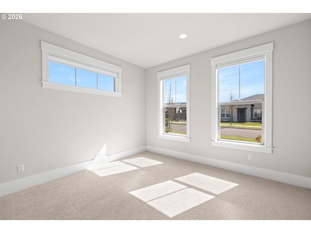 6043 Se JURA St, Hillsboro, OR 97123