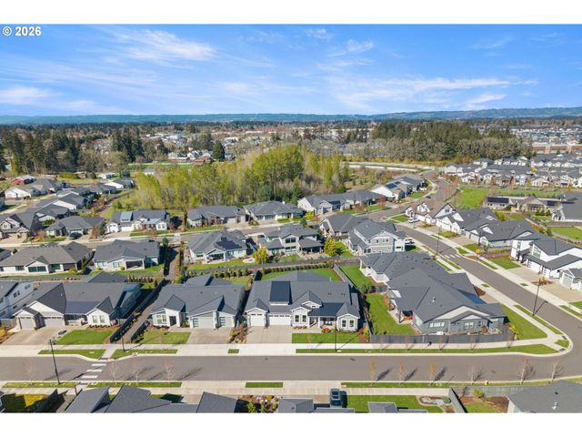 6043 Se JURA St, Hillsboro, OR 97123