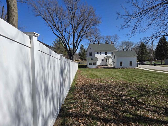 605 W Madison Street, Lake Mills, WI 53551