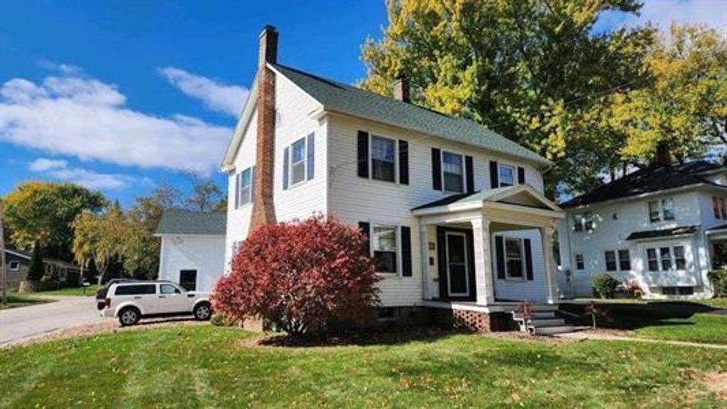 605 W Madison Street, Lake Mills, WI 53551