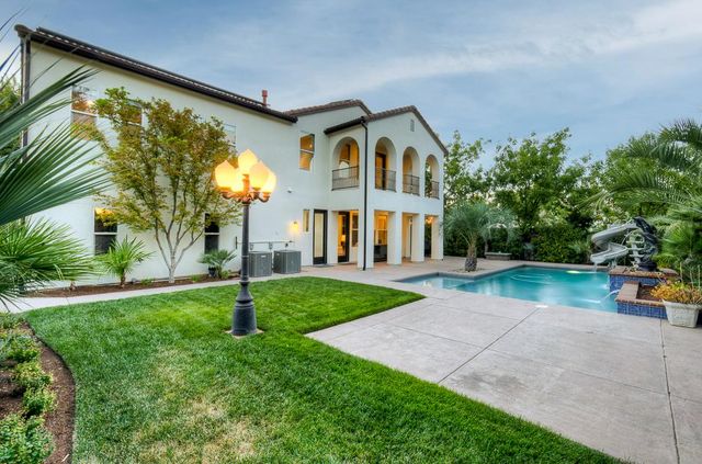 3770 Serena Avenue, Clovis, CA 93619