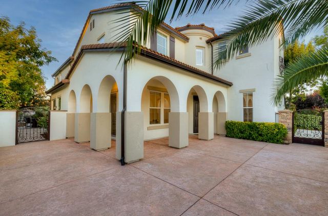 3770 Serena Avenue, Clovis, CA 93619