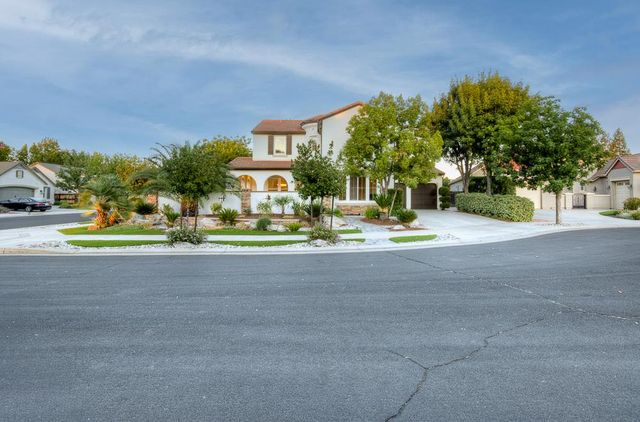 3770 Serena Avenue, Clovis, CA 93619