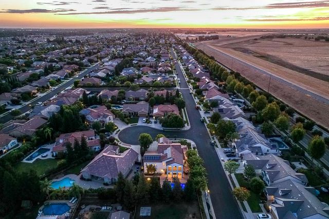 3770 Serena Avenue, Clovis, CA 93619
