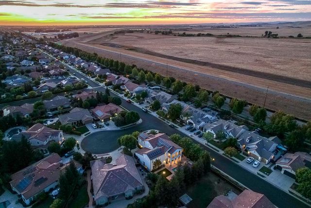 3770 Serena Avenue, Clovis, CA 93619