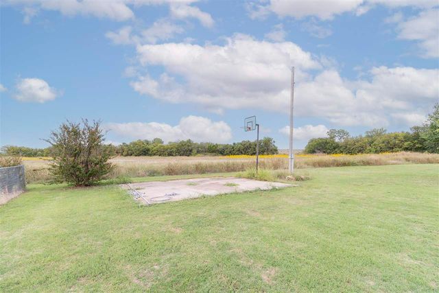 3834 NW Welch Rd, Lawton, OK 73507