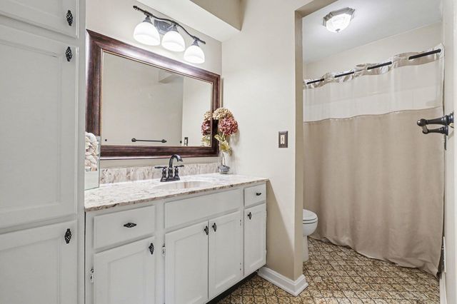 749 Meadow View Drive, Villa Hills, KY 41017