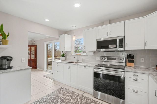 749 Meadow View Drive, Villa Hills, KY 41017