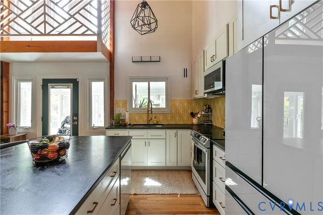 1590 Cardinal Woods Ln, Henrico, VA 23231