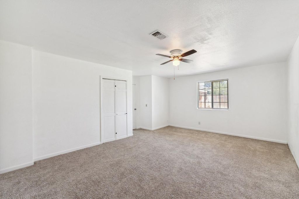 Image 12 of property listing at 704 Rosehill Drive, Chowchilla, CA 93610