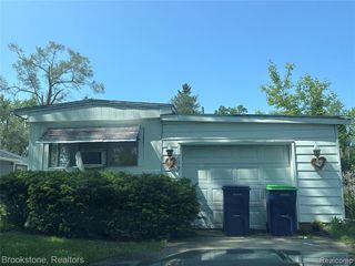 213 E Oak Street, Saint Charles, MI 48655