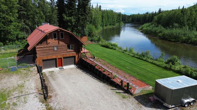 554 STEAMBOAT LANDING ROAD, North Pole, AK 99705