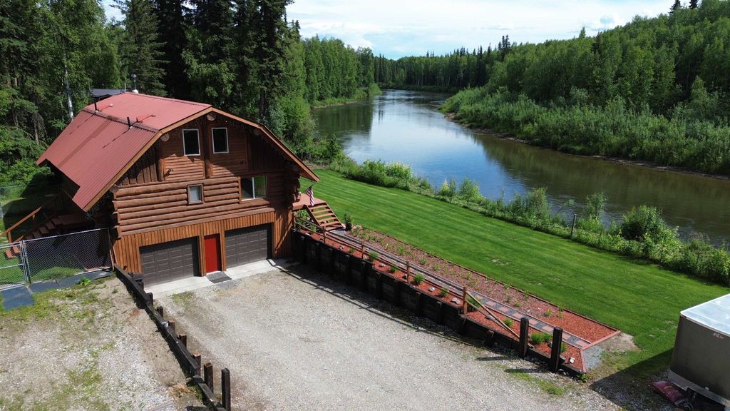 554 STEAMBOAT LANDING ROAD, North Pole, AK 99705