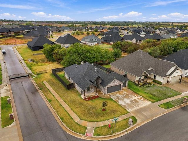 10601 Wild Horse Creek Drive, Yukon, OK 73099