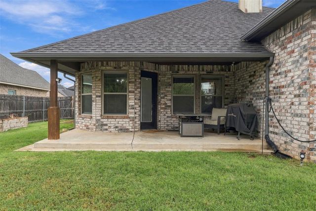 10601 Wild Horse Creek Drive, Yukon, OK 73099