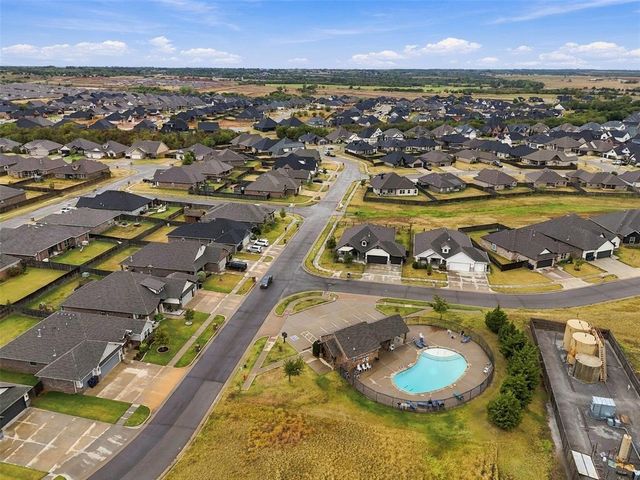 10601 Wild Horse Creek Drive, Yukon, OK 73099