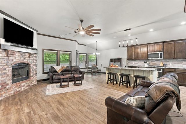 10601 Wild Horse Creek Drive, Yukon, OK 73099