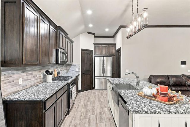 10601 Wild Horse Creek Drive, Yukon, OK 73099