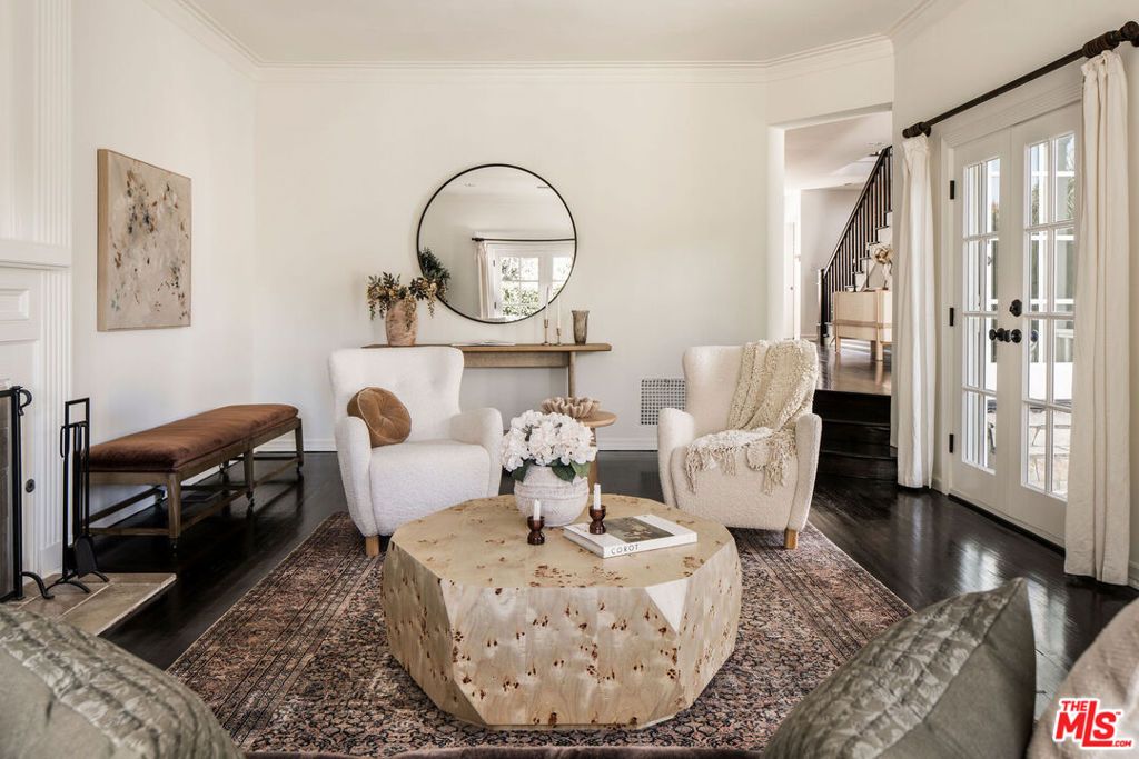 Image 16 of property listing at 1737 N Stanley Avenue, Los Angeles, CA 90046