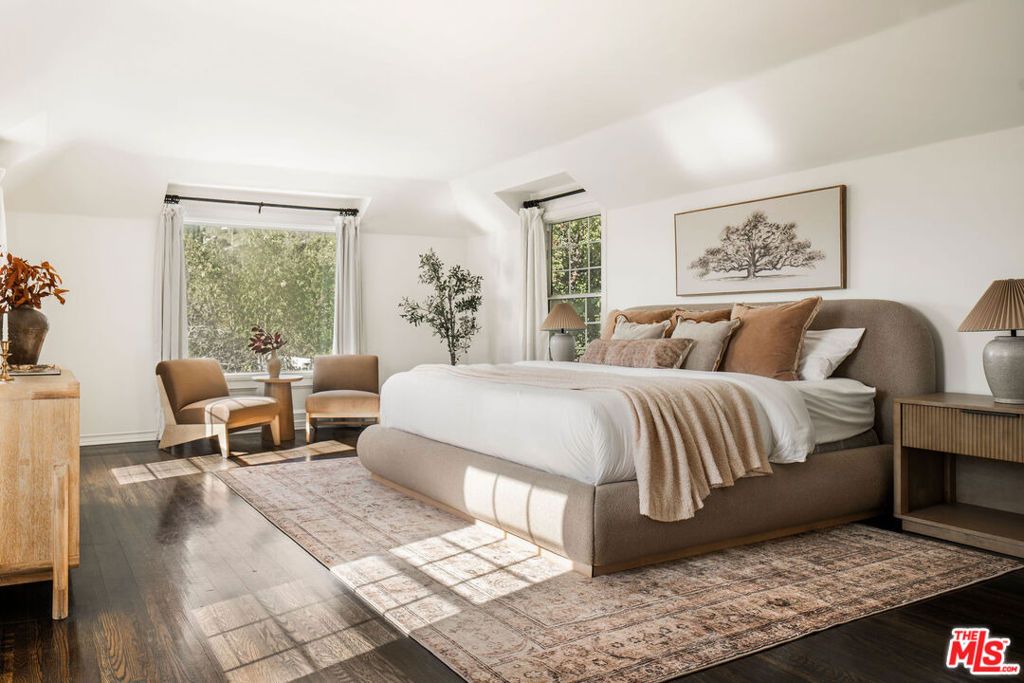 Image 21 of property listing at 1737 N Stanley Avenue, Los Angeles, CA 90046