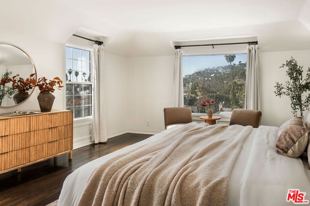 Image 22 of property listing at 1737 N Stanley Avenue, Los Angeles, CA 90046