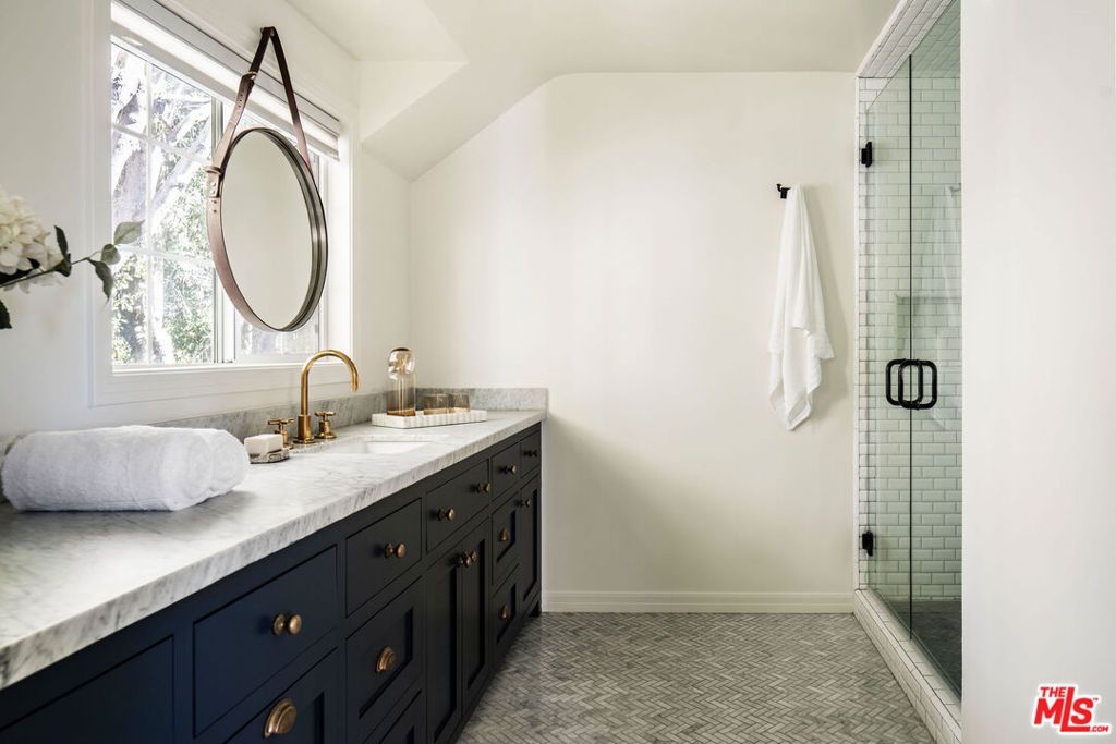 Image 24 of property listing at 1737 N Stanley Avenue, Los Angeles, CA 90046